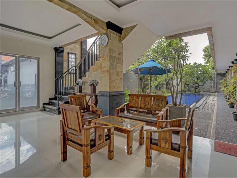 Super Oyo 3904 Kiki Residence Bali Legian Extérieur photo