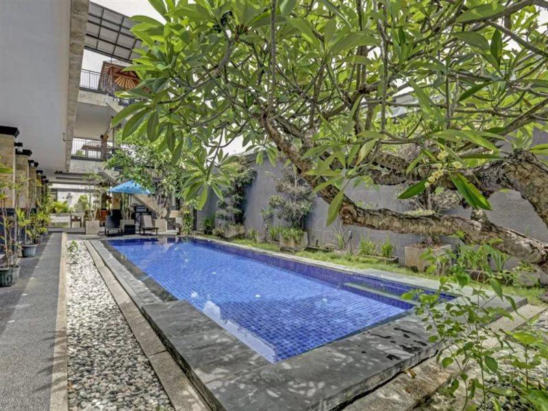 Super Oyo 3904 Kiki Residence Bali Legian Extérieur photo