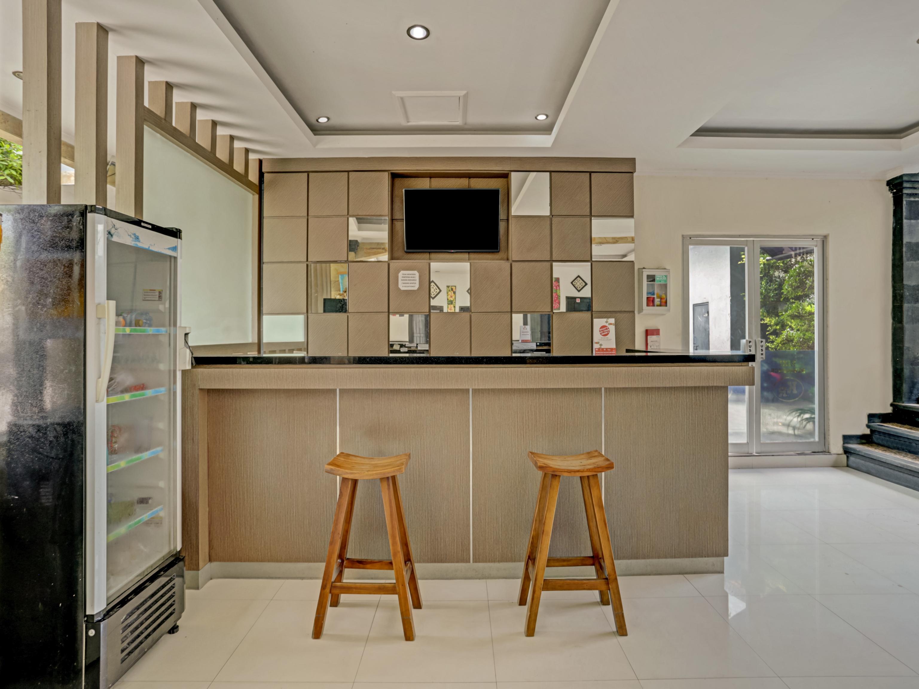 Super Oyo 3904 Kiki Residence Bali Legian Extérieur photo